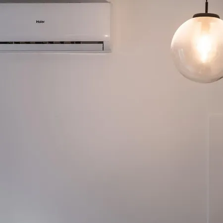 Lovely 2 Bedroom In The Heart Of Apartment
