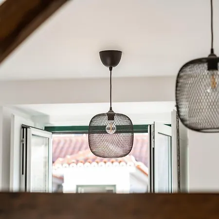 Lovely 2 Bedroom In The Heart Of דירה