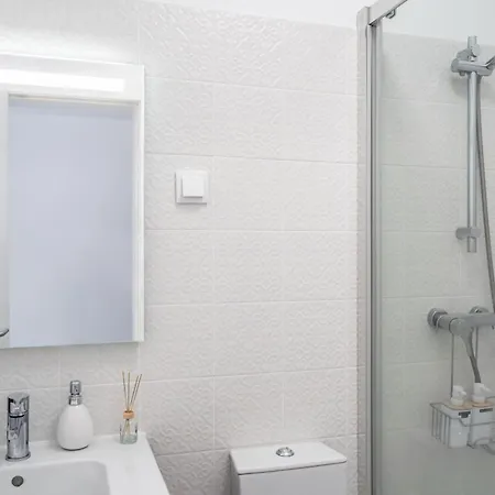 Lovely 2 Bedroom In The Heart Of *