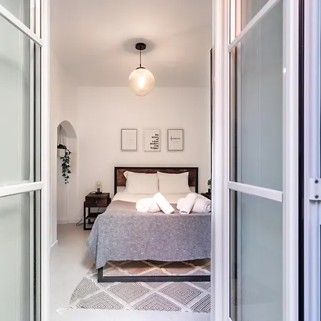 Lovely 2 Bedroom In The Heart Of Lisbon