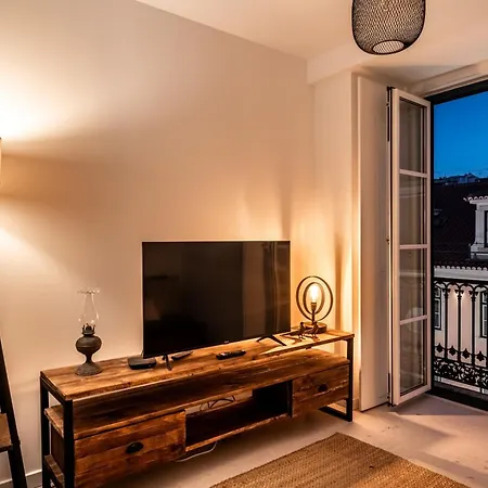 Lovely 2 Bedroom In The Heart Of