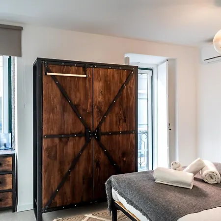 Apartment Lovely 2 Bedroom In The Heart Of Lisbon