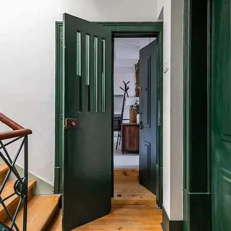 Lovely 2 Bedroom In The Heart Of Apartment *