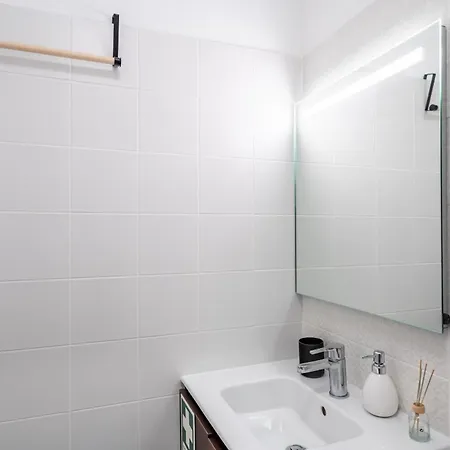 Apartment Lovely 2 Bedroom In The Heart Of Lisbon