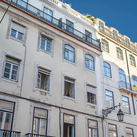 Lovely 2 Bedroom In The Heart Of *