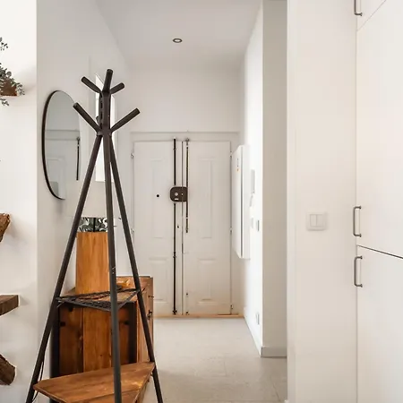 Lovely 2 Bedroom In The Heart Of Apartment Lisbon